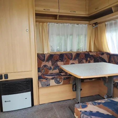 Apartman Przyczepa Campingowa Nad Jeziorem Dadaj